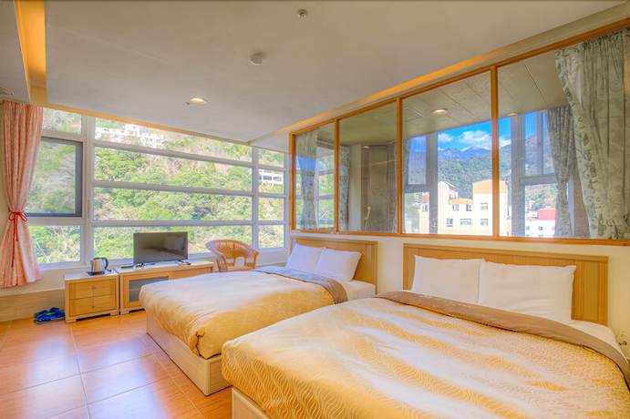 Imagen de la habitación del Hotel Crystal, Ren'ai. Foto 3