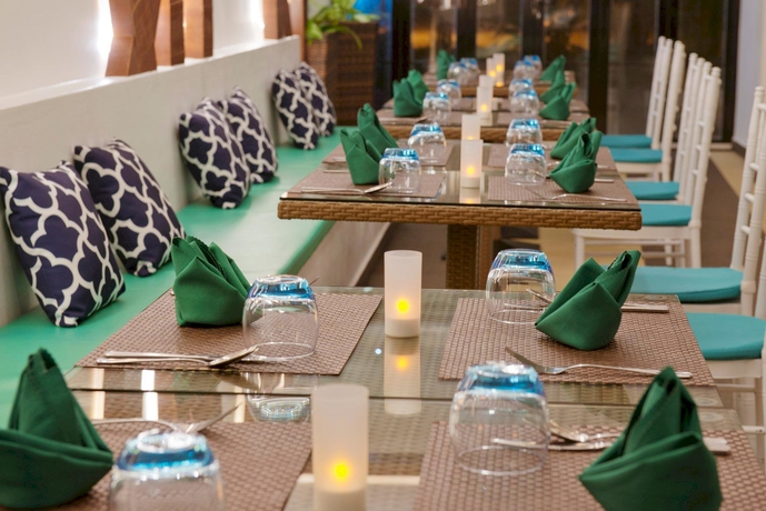 Imagen del bar/restaurante del Hotel Crystal Sands. Foto 7