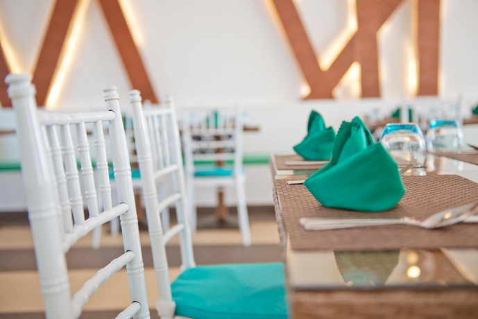 Imagen del bar/restaurante del Hotel Crystal Sands. Foto 8