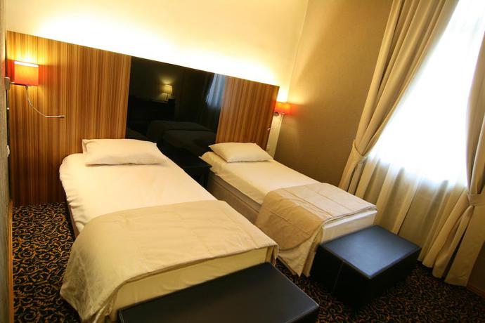 Imagen de la habitación del Hotel Crystal, Sarajevo. Foto 7