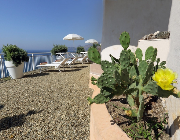 Imagen general del Hotel Crystal Sea. Foto 2