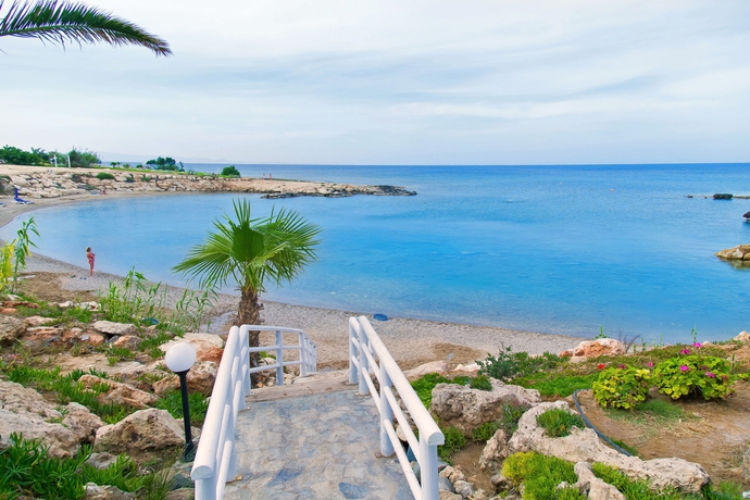 Imagen de los exteriores del Hotel Crystal Springs Beach. Foto 13