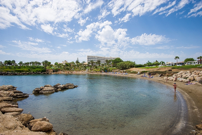 Imagen de los exteriores del Hotel Crystal Springs Beach. Foto 14