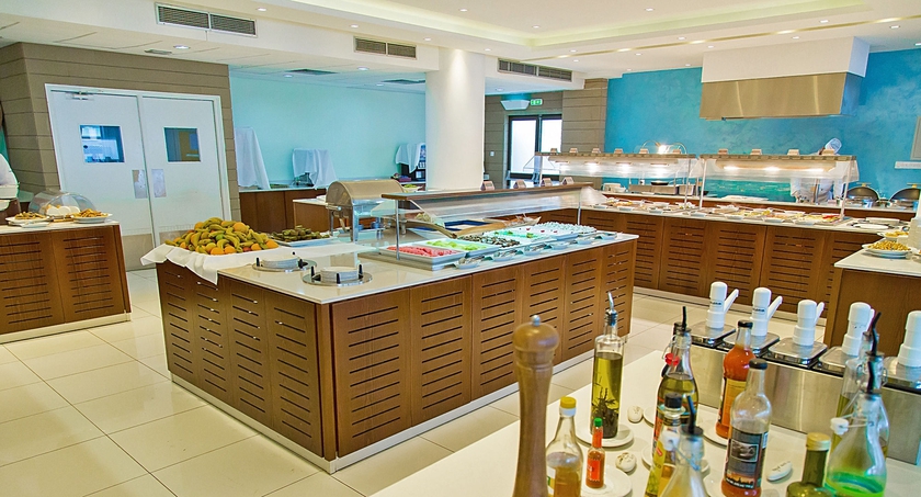 Imagen del bar/restaurante del Hotel Crystal Springs Beach. Foto 5