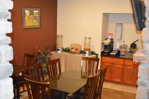 Imagen de la habitación del Hotel Crystal Springs Inn and Suites. Foto 3