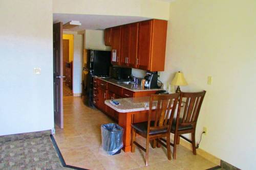 Imagen de la habitación del Hotel Crystal Springs Inn and Suites. Foto 10