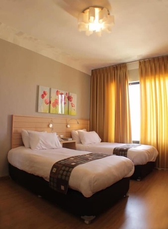 Imagen de la habitación del Hotel Crystal Suites. Foto 6