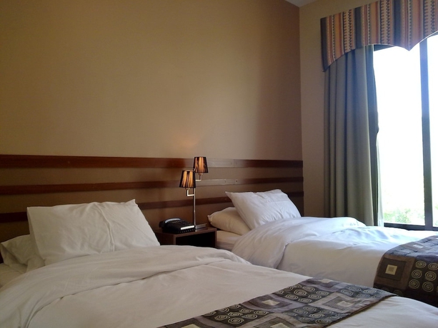 Imagen de la habitación del Hotel Crystal Suites. Foto 11