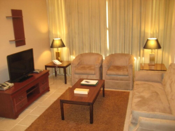 Imagen de la habitación del Hotel Crystal Suites. Foto 15