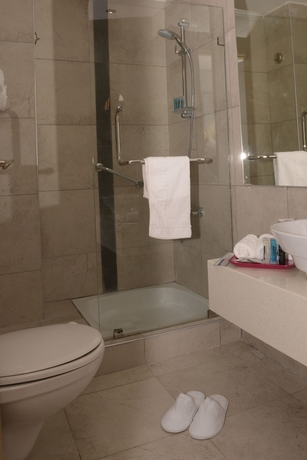 Imagen de la habitación del Hotel Crystal Suites. Foto 17