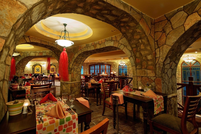 Imagen del bar/restaurante del Hotel Crystal Sunrise Queen Luxury Resort and Spa - All Inclusive. Foto 3