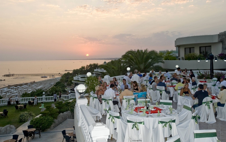 Imagen del bar/restaurante del Hotel Crystal Sunrise Queen Luxury Resort and Spa - All Inclusive. Foto 6