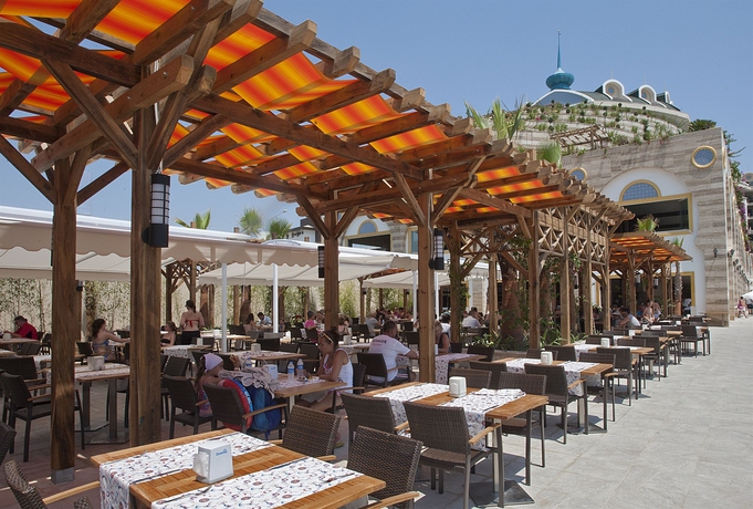 Imagen del bar/restaurante del Hotel Crystal Sunset. Foto 6