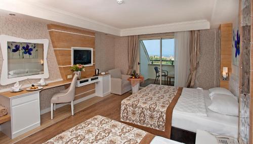 Imagen de la habitación del Hotel Crystal Sunset Pearl Collection. Foto 6