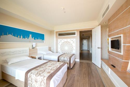 Imagen de la habitación del Hotel Crystal Sunset Pearl Collection. Foto 7