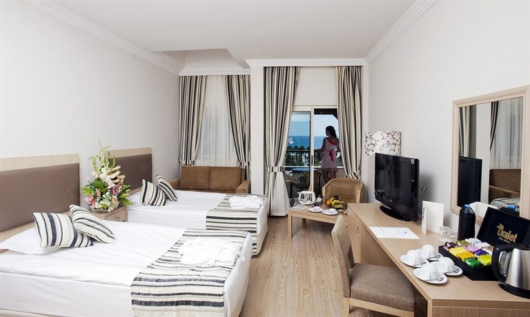 Imagen de la habitación del Hotel Crystal Tat Beach. Foto 12