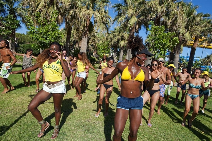 Imagen de los interiores del Hotel Crystal Tat Beach. Foto 20