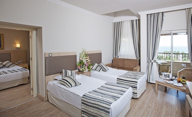 Imagen de la habitación del Hotel Crystal Tat Beach. Foto 13