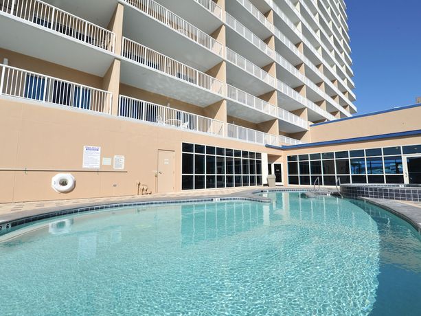 Imagen de la piscina del Hotel Crystal Tower Condominiums By Wyndham Vacation Rentals. Foto 17
