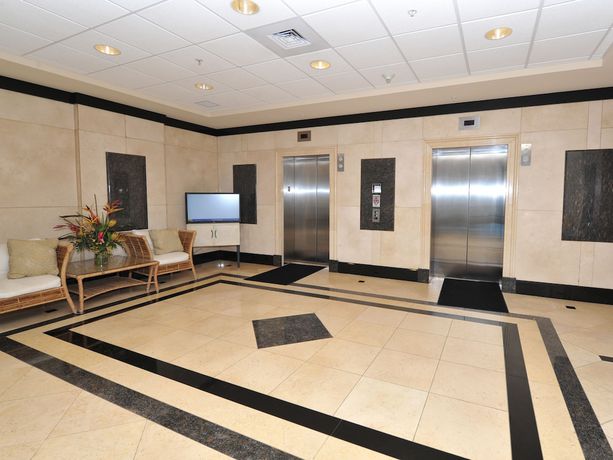 Imagen de los interiores del Hotel Crystal Tower Condominiums By Wyndham Vacation Rentals. Foto 14