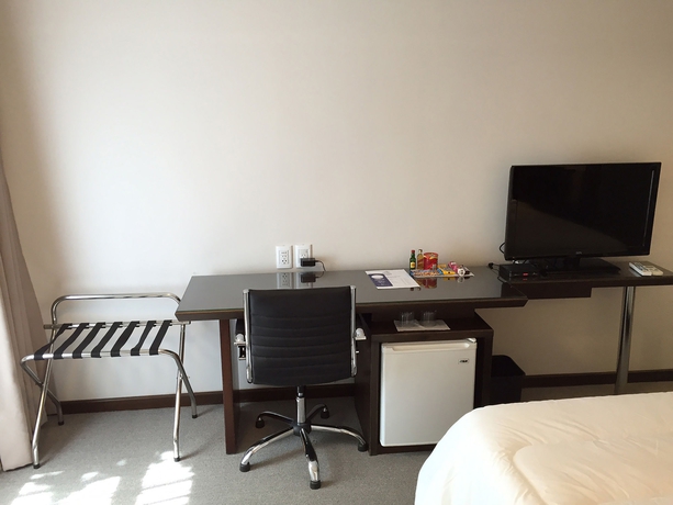 Imagen de la habitación del Hotel Crystal Tower. Foto 13