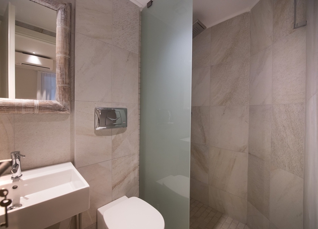 Imagen de la habitación del Hotel Crystal Waters. Foto 13