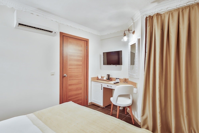 Imagen de la habitación del Hotel Crystal World of Colours. Foto 3