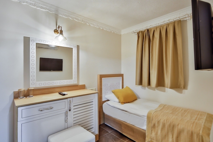 Imagen de la habitación del Hotel Crystal World of Colours. Foto 4