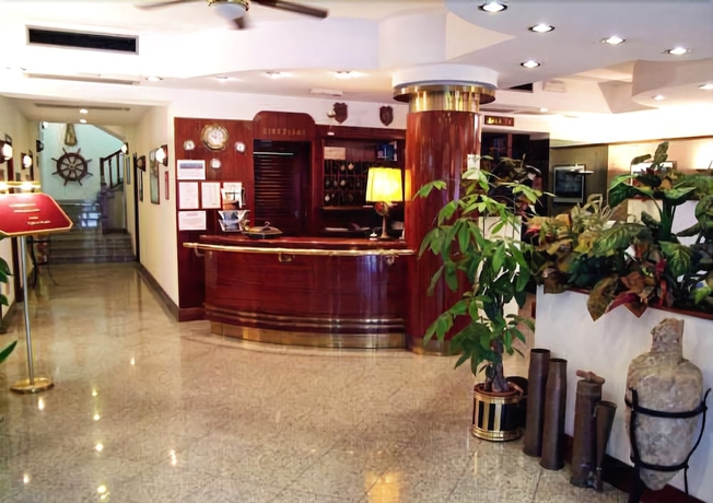 Imagen de los interiores del Hotel Crystal and Residence. Foto 16