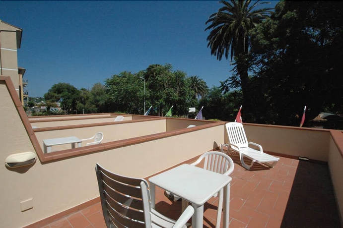 Imagen de la habitación del Hotel Crystal and Residence. Foto 11