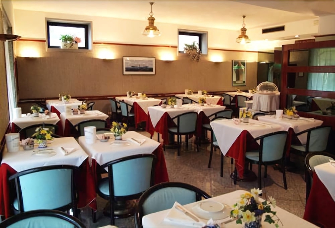 Imagen del bar/restaurante del Hotel Crystal and Residence. Foto 4