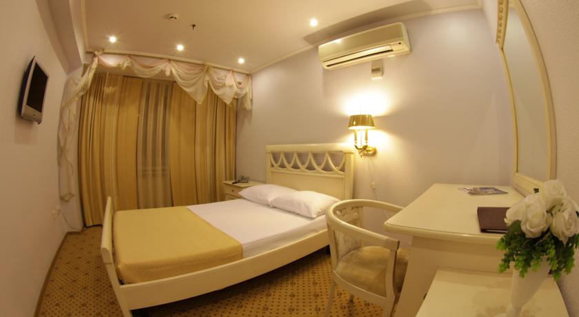 Imagen de la habitación del Hotel Crystall De Luxe. Foto 7