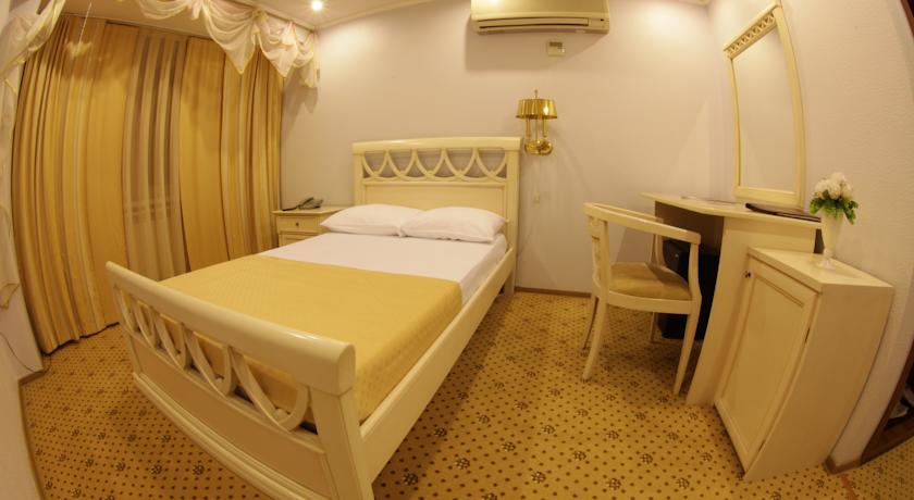 Imagen de la habitación del Hotel Crystall De Luxe. Foto 10