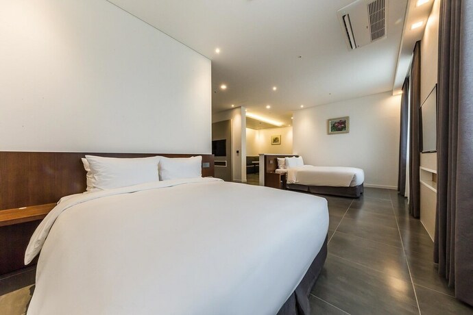 Imagen de la habitación del Hotel Cs Premier. Foto 8