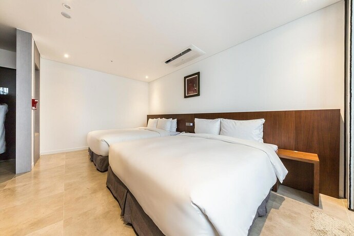 Imagen de la habitación del Hotel Cs Premier. Foto 10