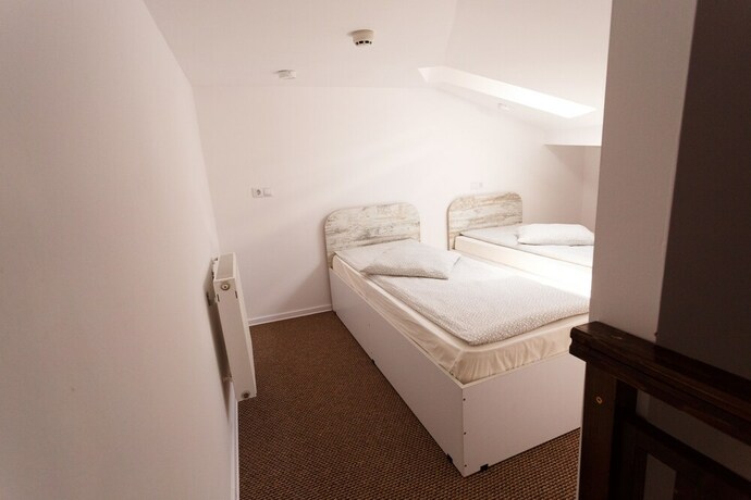 Imagen de la habitación del Hotel Csiki. Foto 10