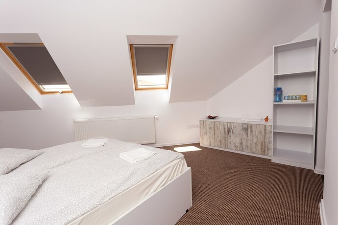 Imagen de la habitación del Hotel Csiki. Foto 19