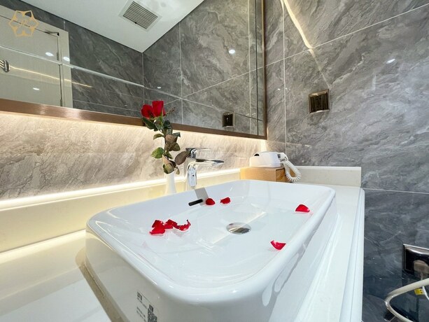 Imagen de la habitación del Hotel Cua Dong Luxury. Foto 11