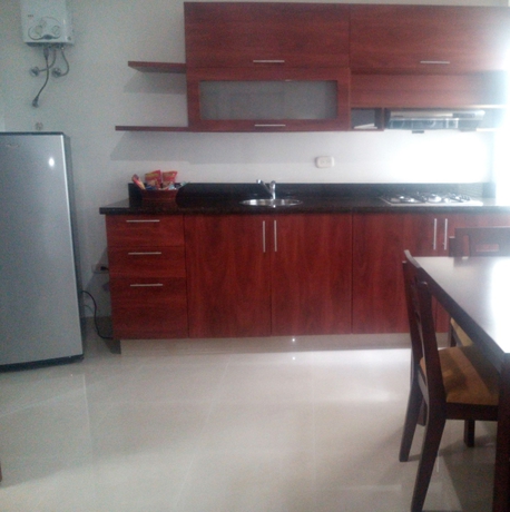 Imagen de la habitación del Hotel Cuarta Avenida. Foto 10