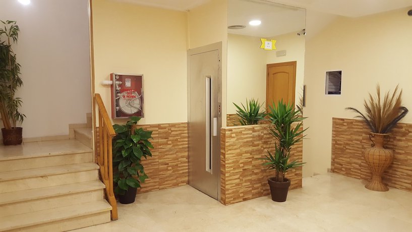 Imagen de los interiores del Hotel Cuatro Caños. Foto 9