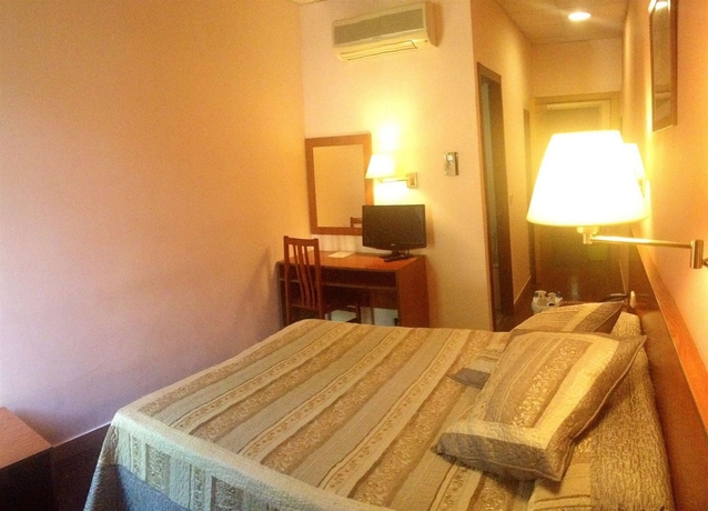 Imagen de la habitación del Hotel Cuatro Naciones. Foto 7