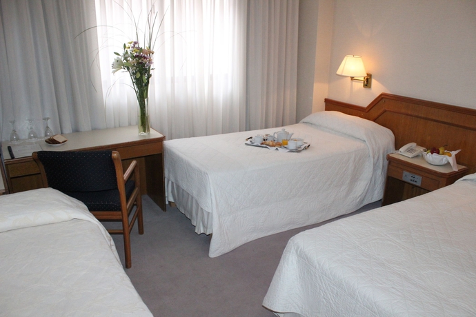 Imagen de la habitación del Hotel Cuatro Reyes. Foto 8