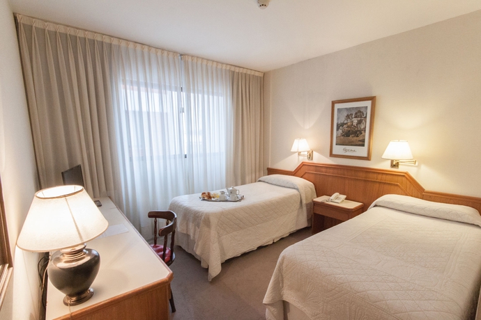 Imagen de la habitación del Hotel Cuatro Reyes. Foto 9