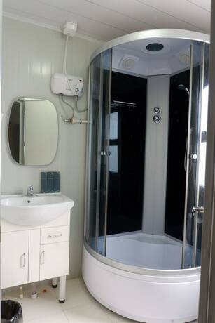 Imagen de la habitación del Hotel Cube Baler. Foto 21