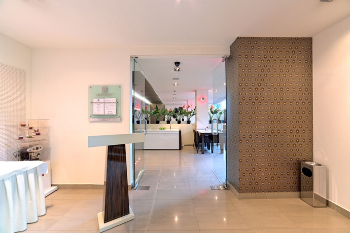 Imagen del bar/restaurante del Hotel Cubix. Foto 3