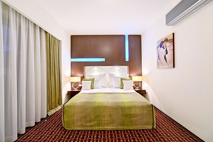 Imagen de la habitación del Hotel Cubix. Foto 8