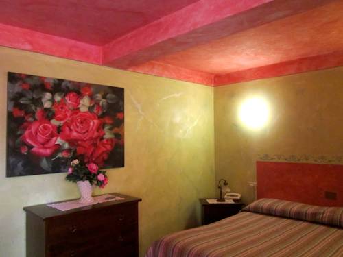 Imagen de la habitación del Hotel Cuccaro Club. Foto 16