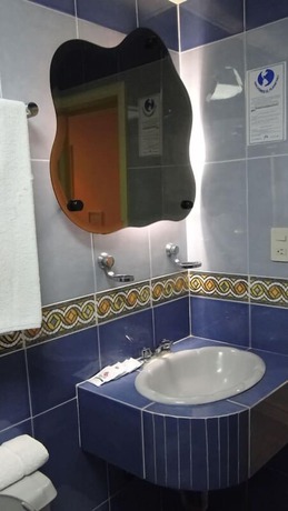 Imagen de la habitación del Hotel Cuellar. Foto 4