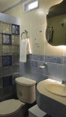 Imagen de la habitación del Hotel Cuellar. Foto 9