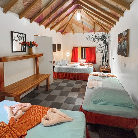 Imagen de la habitación del Hotel Cuestas Beach Resort and Restaurant. Foto 12